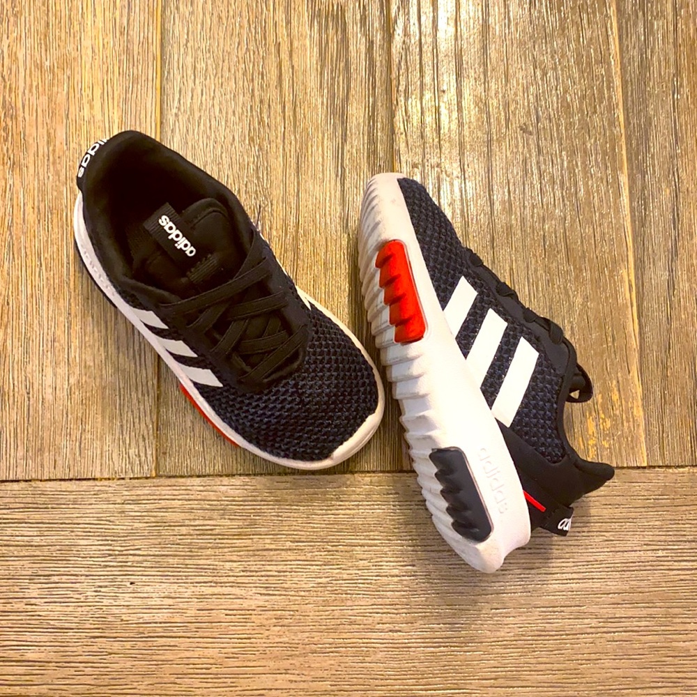 Adidas toddler shoes! GREAT shape!